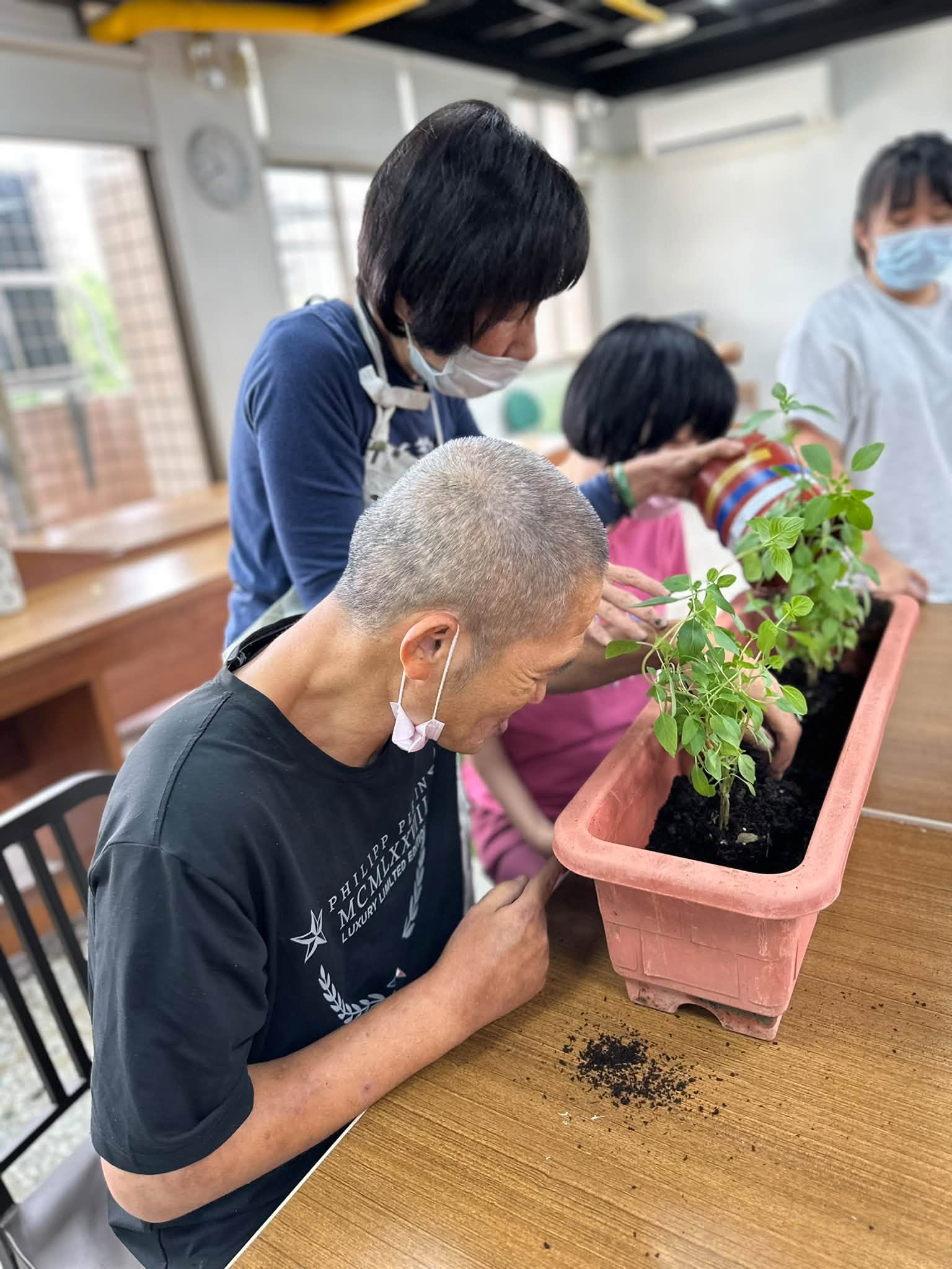 秋風吹起，正是適合播種的季節🌾(標題圖檔)